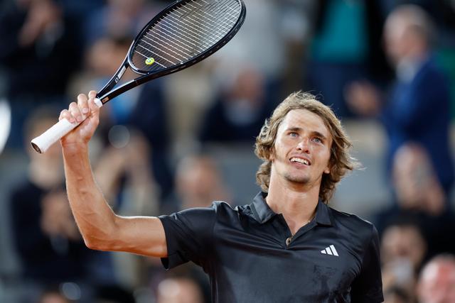 米兰-世界网球队险胜日本网球队,兹维列夫一己之力扛起全队的简单介绍