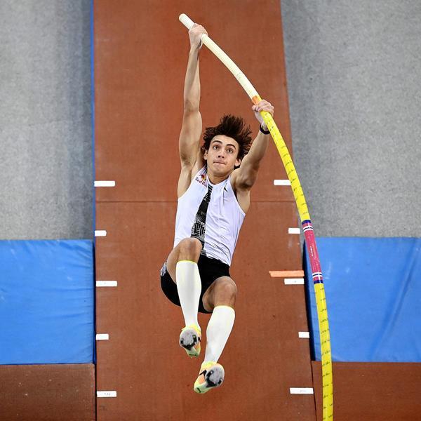 公牛爆冷法国男篮,费沃斯打破历史纪录 公牛爆冷法国男篮,费沃斯打破历史纪录