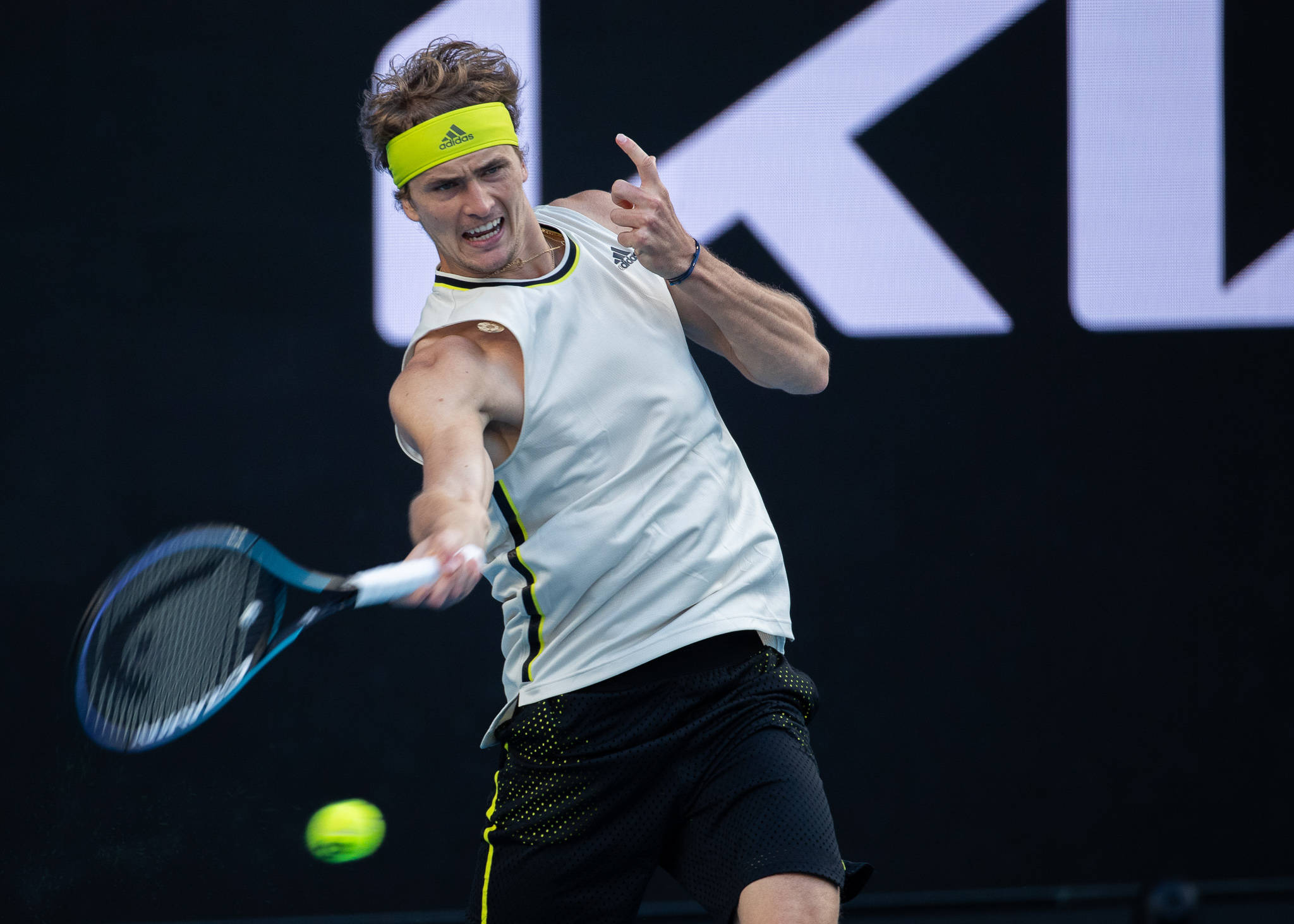 中国米兰体育-世界网球队绝杀澳大利亚网球队,兹维列夫完成帽子戏法的简单介绍