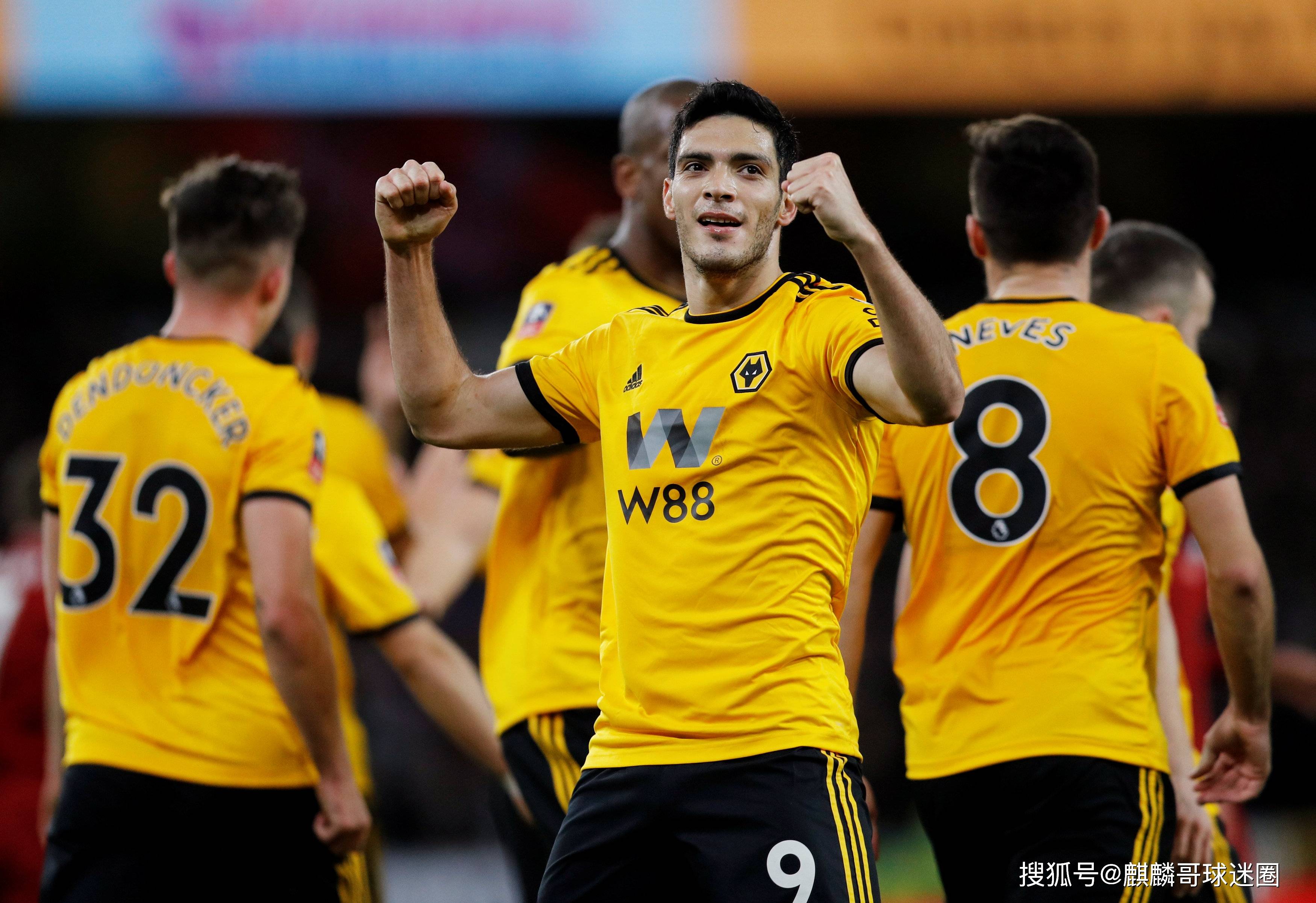 狼队主场战胜伯恩利,英超积分渐入中游的简单介绍 狼队主场战胜伯恩利,英超积分渐入中游的简单介绍