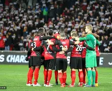 拉尔斯主场战平甘冈，难挽颓势