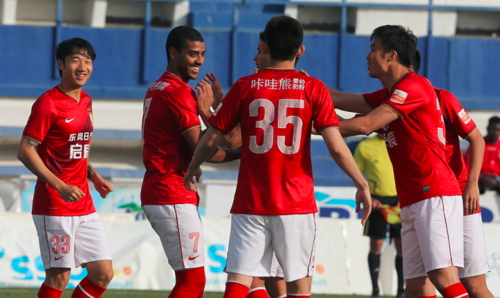 阿兰梅开二度，恒大客场-战胜海南取得连胜的简单介绍