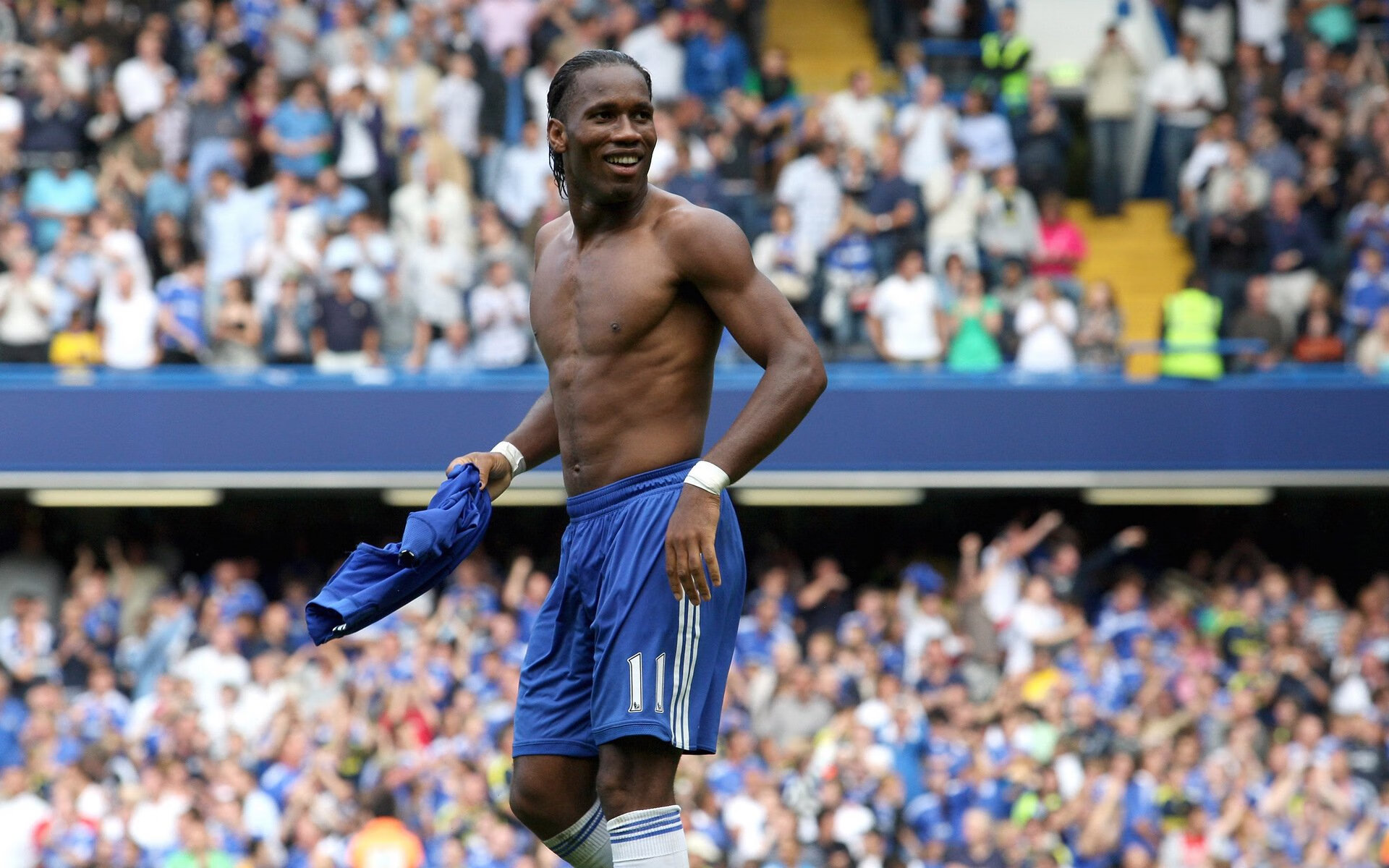 米兰体育网页版-东契奇压制级发挥撕裂防线，快船强压勇士显冠军相